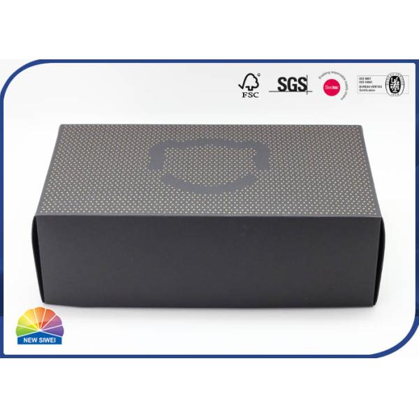 Ботинки завертывают кожу в бумагу коробки обувают коробку трудной коробки одеяния одежды бумажную