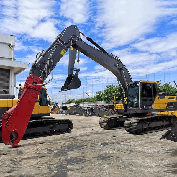 Excavator Eagle Shear Labounty Shear Matched With Hitachi Excavators