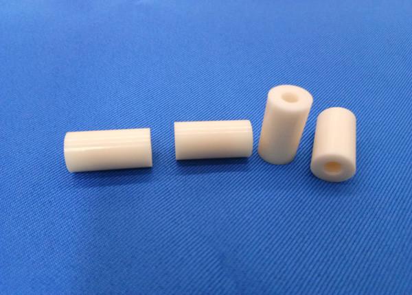 Da alumina cerâmica de 99 componentes da precisão dos isoladores Al2o3 isolador cerâmico com o parafuso M4