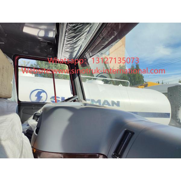 SINOTRUK HOWO Red 380HP 8×4 12Wheels High Capacity Oil Tank Truck