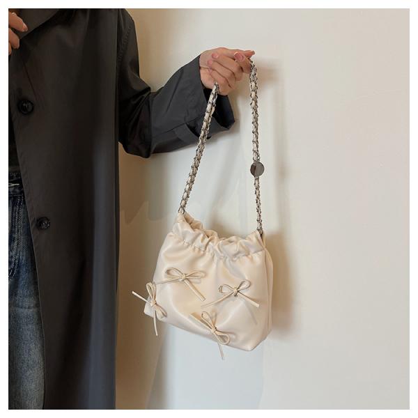 Seasonal Must-Have Minimalist Pleated Magnetic Bucket Handbags for Ladies in 4 Colors