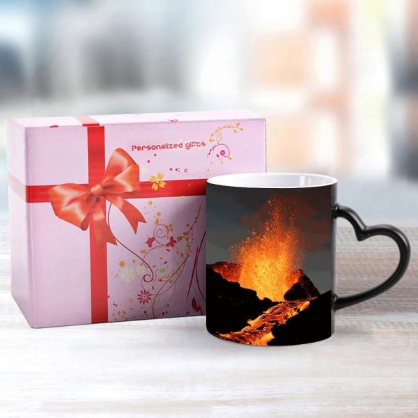Copo de café de cerâmica sensível ao calor Copo de descoloração com alça em forma de coração Presentes caneca de mudança de calor