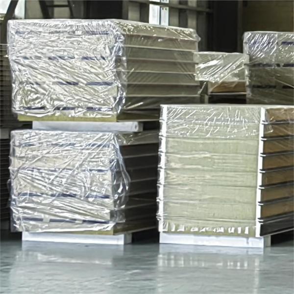 Prefab Steel Warehouse Building with EPS Insulation and Sliding Doors