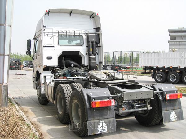 Caminhões do reboque de trator noun da cabeça 6x4 RHD do trator de Sinotruk HOWO em Tanzânia