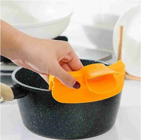 Silicone Utensils Hot Round Edge Clip-on Kitchen Food Funnel for Spaghetti Leaky Pan