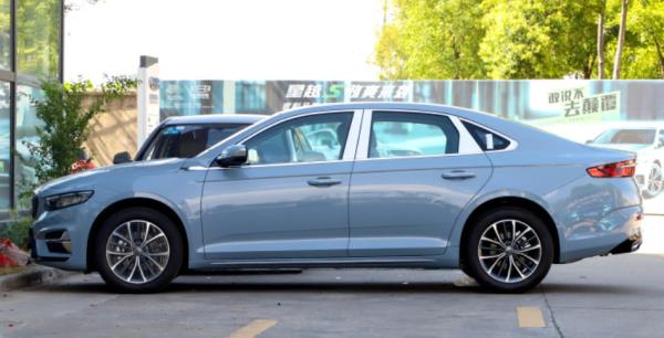 Geely prefacia o bar de 2023 assentos da porta 5 da versão 4 de 2.0TD Jingying
