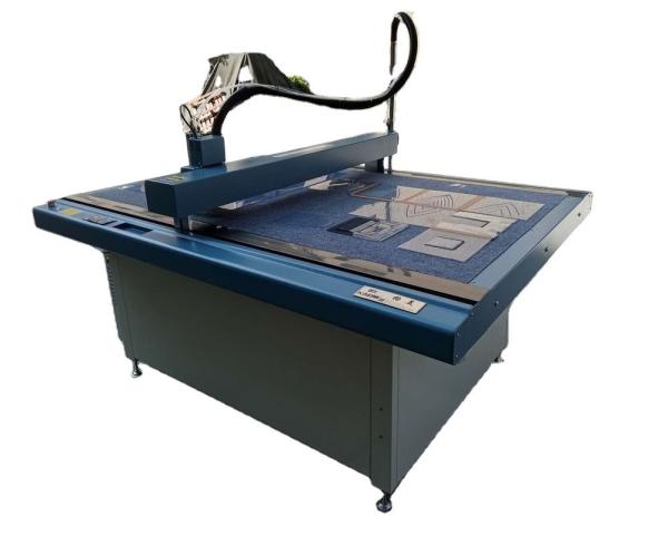 Blue Frame Silver Case Digital Flatbed Car Foot Mat Cutting Machine 2200*1750*1100mm