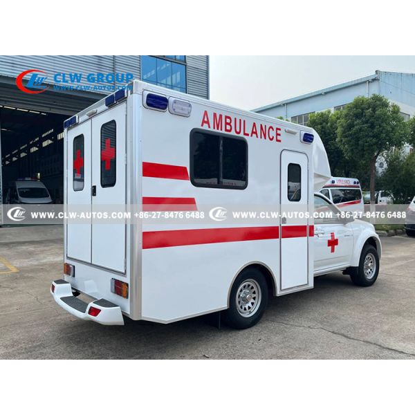 Foton 4x4 All-Terrain Ward-Type Ambulance with Mitsubishi 210HP Engine & Customizable Medical Suite