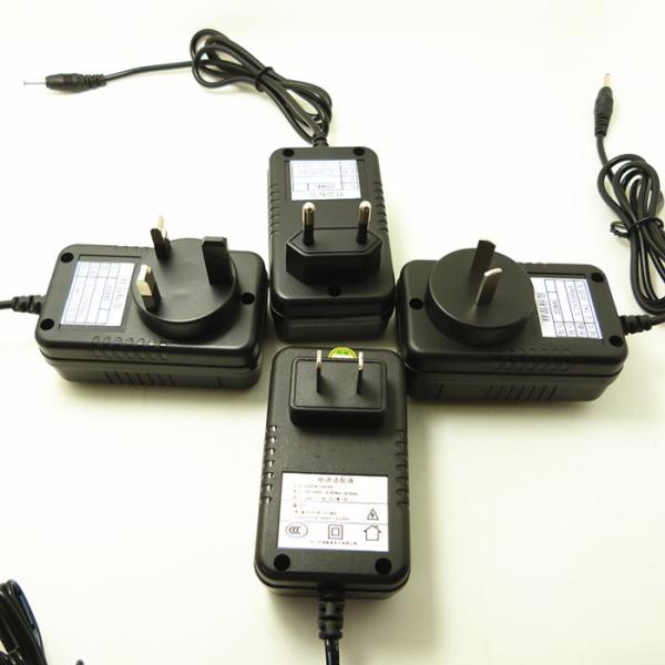 5V 12.6V 12 Volt Lithium Ion Battery Charger , 0.5A 1A 2A 3A Battery Trickle Charger