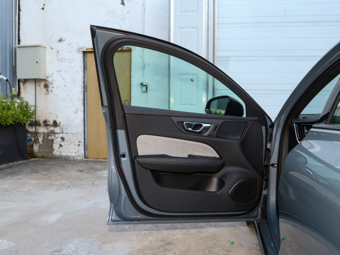 Luxury Geely Vol-vo S60 Hybrid Vehicle Car for Medium Sized SUV Home Automobile