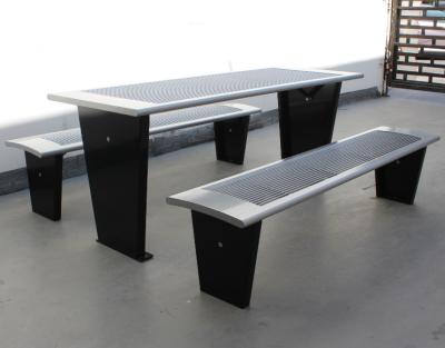 Banquinho de piquenique comercial resistente à ferrugem, mesa e cadeira de metal revestidas em pó.