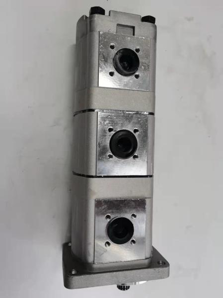 Cast Iron Excavator Spare Parts Kubota UU40 15T Silver 3 Stage Gear Pump