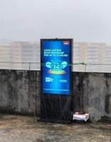 55inch 3000cd/m2 Brightness 2cm Waterproof Utral Slim Bezel LCD Kiosk for Energy Saving Touch Outdoor Advertising