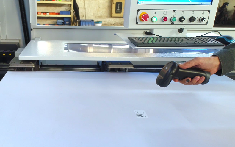 Искусственная машина расточкой CNC доски для деревянной мебели панели шкафа отверстия