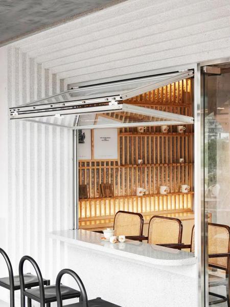 Extreme Climate Folding Window Build with Triple-Pane Insulation and Anti-Icing Track Technology