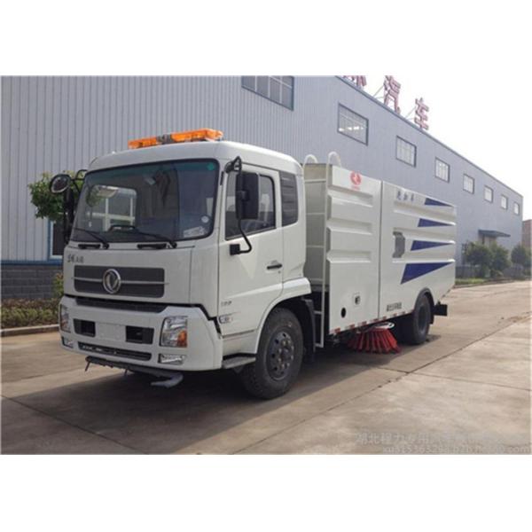 RHD Dongfeng 4x2 Vacuum Sweeper Truck , 4000 Liters Road Cleaning Machine