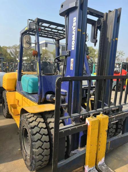 A empilhadeira usada Komatsu FD60 é originalmente importada do Japão