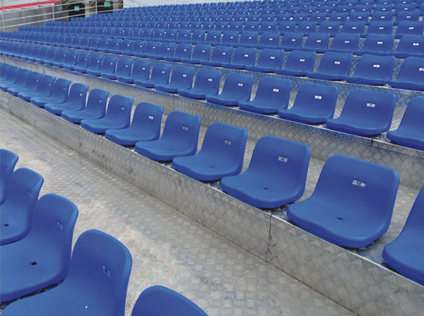 Место на открытой трибуне баскетбола средней школы HDPE