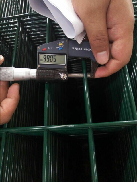 Double Wire Mesh Fence Long Lasting Durability For Harsh Environments