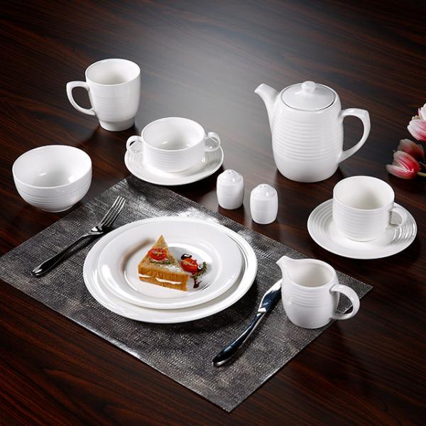 LFGB Farmhouse Porcelain White Dinnerware Fully Vitrified Ceramic Serving Plates