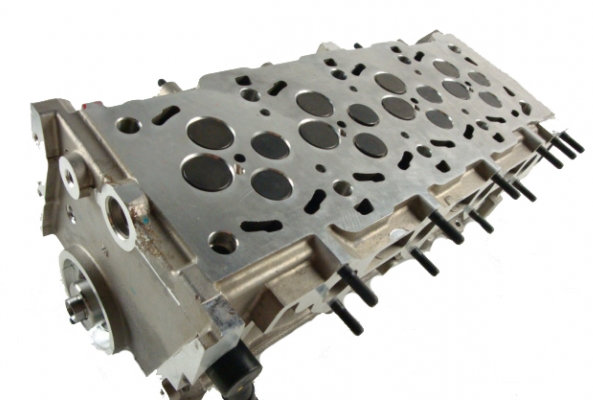 HYUNDAI Santa Fe II Complete Cylinder Head 22100 - 27400 AMC 908773 Cylinder Head 22100-27400 22100-27750 22100-27800