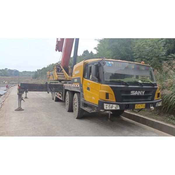 15 Years of Experience Maximum Lifting Capacity of 75 Tons Crane with Five-Arm Jib