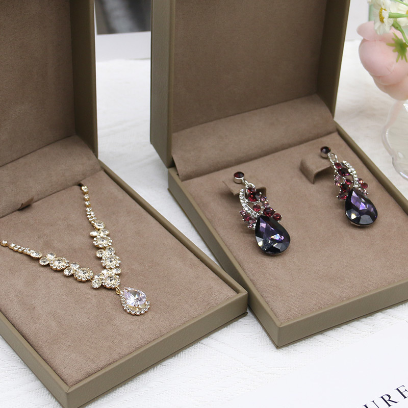 High Grade Leather Jewelry Box For Rings Necklace Packaging Box Customizable