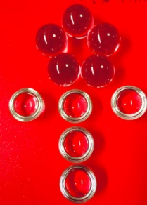 Piezas usables del zafiro, bola de rubíes con características finas de la transmisión