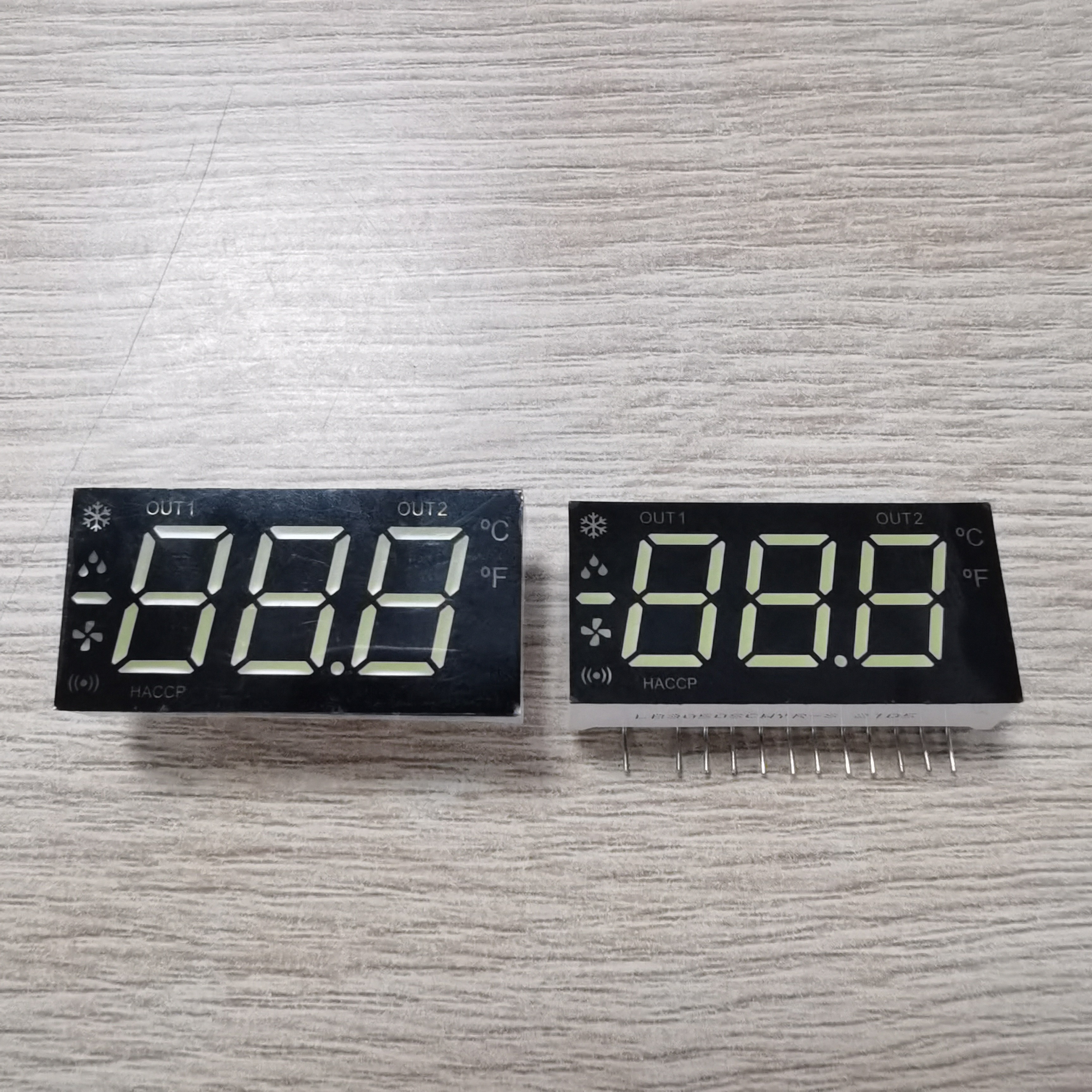 90°PIN гнут ультра красный дисплей СИД этапа числа 7 тройки /White/Amber для контроля температуры