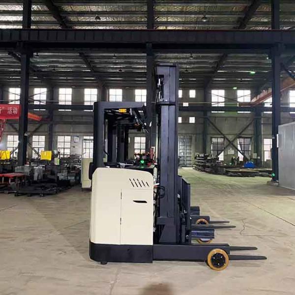 3000kg CQDE30 48V 3T Electric Reach Forklift Truck Seat Type Triplex 3-6m Mast