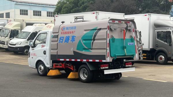 Dongfeng Road Sweeper Truck Manufacturer 8cbm Dust Bin Street Sweeping Vehicle