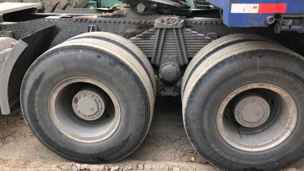 Used Howo Diesel Trailer Head Truck 375 / 10 Wheeler Tractor Head Made In 2015