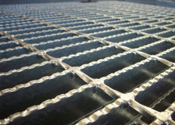 Galvanized Serrated Flat Bar With Twisted Square Rod Anti Slip Oil Proof