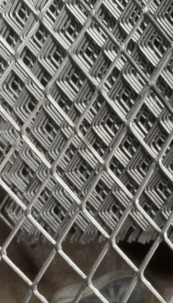 Diamond Expanded Metal Wire Mesh with Stable Structure and Customizable Ventilation