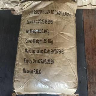 Shiny Super Potassium Humate Granules of High Solubility Enhance Plant Growth
