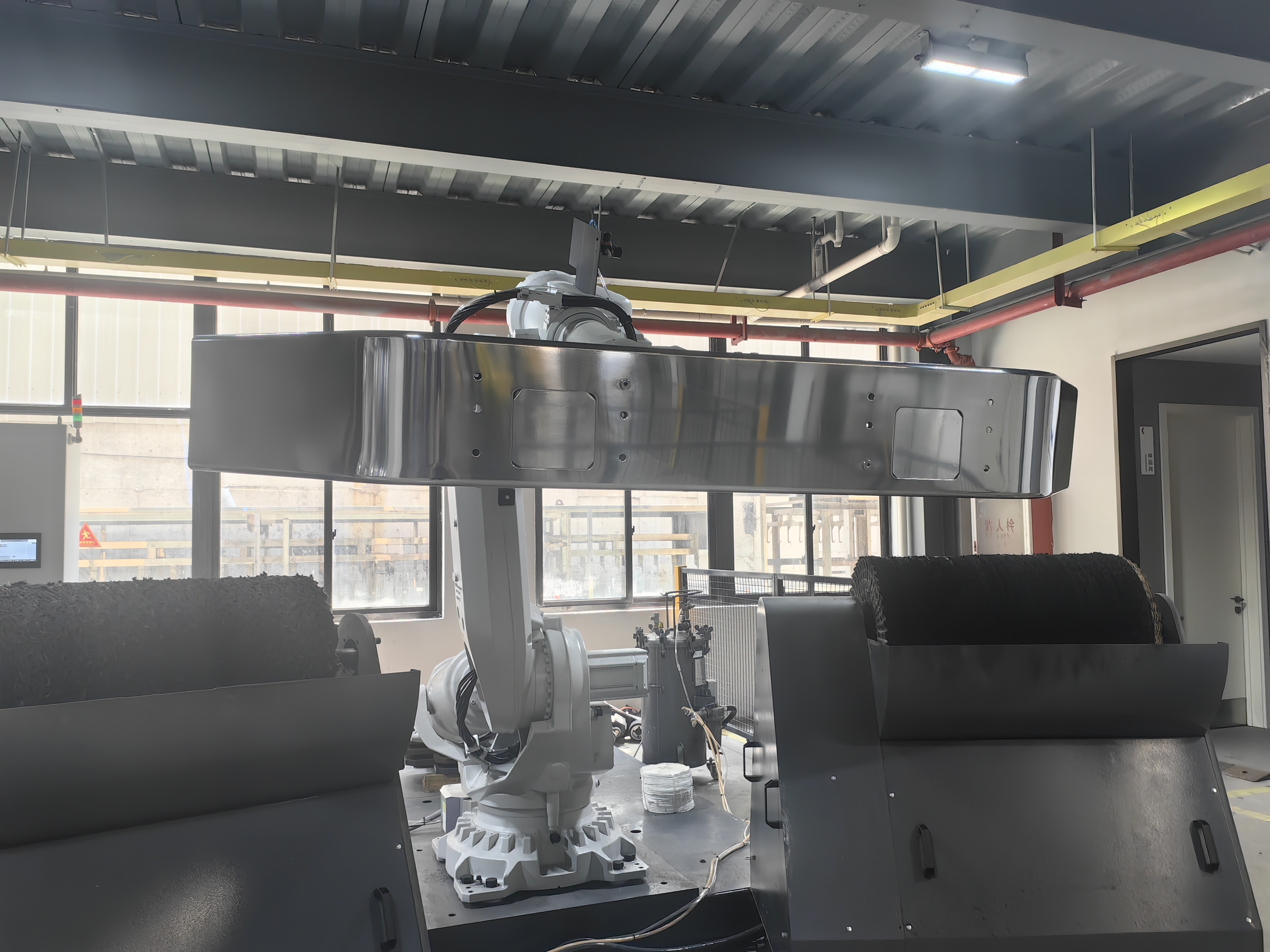 Compact Robotic Grinding Machine High Precision For Aluminum Bump Surface Finishing