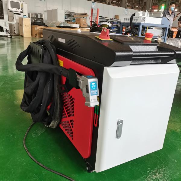 Metal Rust Surface Laser Cleaning Function Hot Sale1500w 2000w 3000w Portable Laser Cleaning Machine for Rust and Paint Removal by Raycus