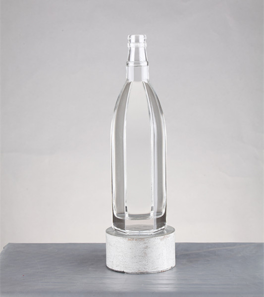 Industrial Beverage 250ml 500ml 750ml Flat Whisky Bottle Glass with Screw Cap