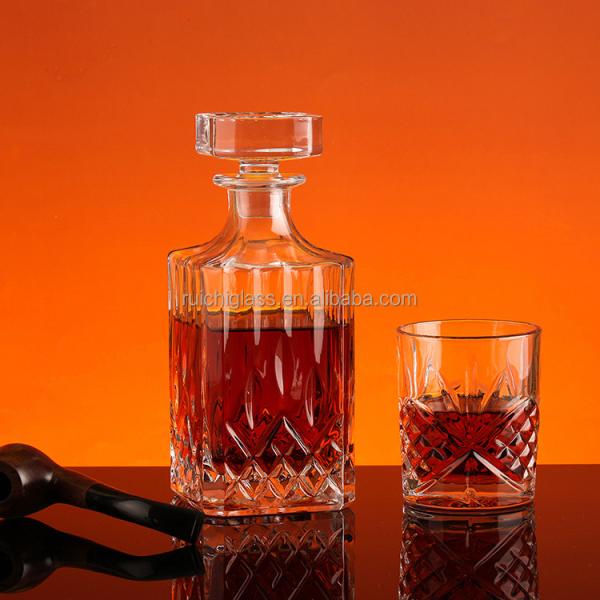 Beverage Industrial Luxury Emboss Square Whisky Glass Bottles with Sophisticated Design