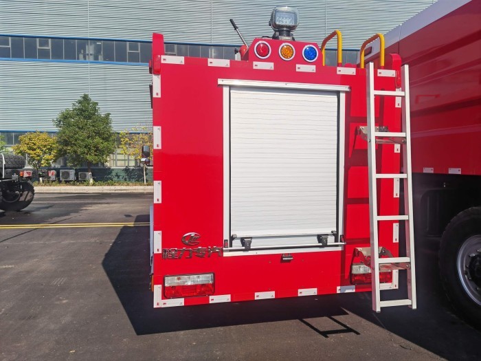 ISUZU 4x4 Fire Truck for Off-Road Firefighting and Emergency Rescue
