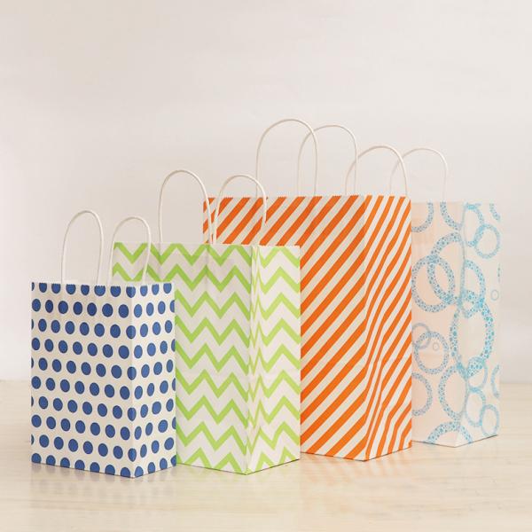 Publicité Sacs à main bruns Sacs à main pliants en papier CMYK Sacs à main