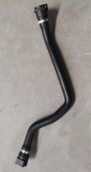 11531436410 Engine Parts Cooling Water Pipe for BMW 3 (E46)