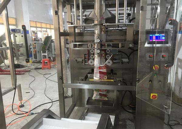 A máquina de embalagem granulada vertical para o feijão da grão semeia a largura do saco de 50mm a de 200mm