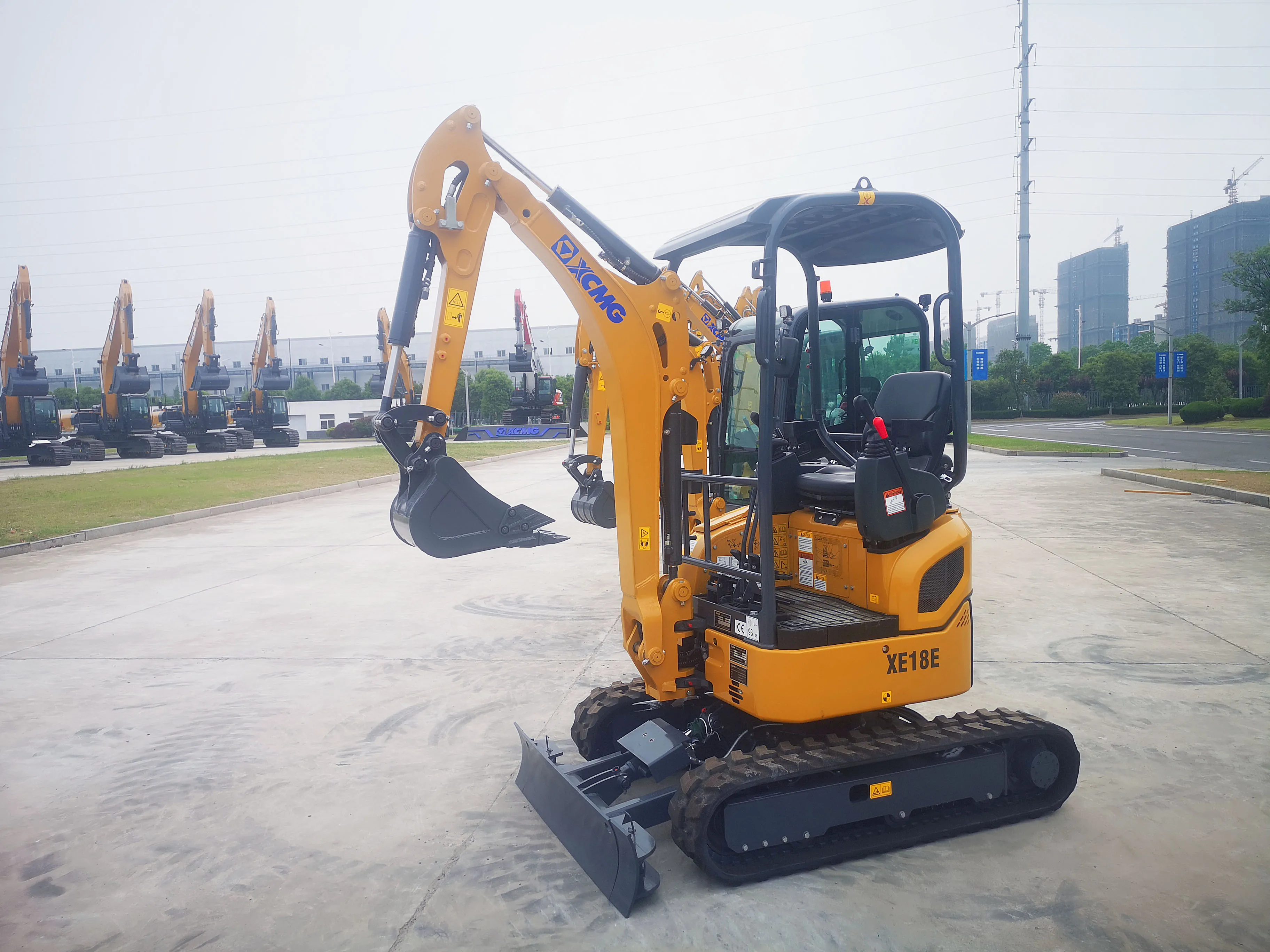 Hot Sale Excavator Mini Digger Kubota / Yanmar Engine Crawler Excavator 2Ton 3 Ton 3.5Ton Mini Excavator Attachments
