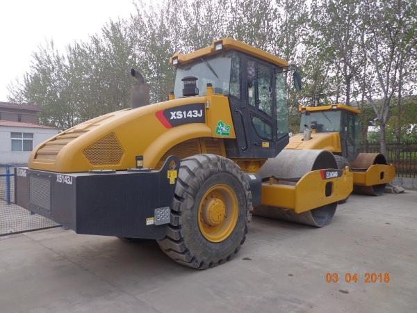14 Ton Road Roller XS143J 100kw Single Drum Roller , Vibratory Soil Compaction Equipment