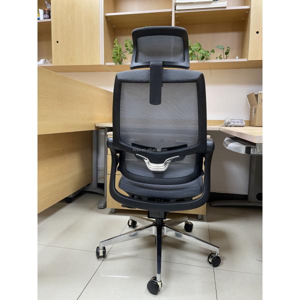 Ergonomic High Back Swivel Chair With Footrest Waterproof Easy Maintenance