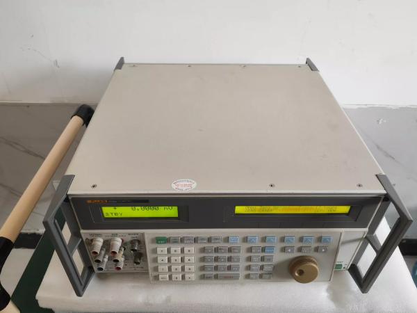 5720A Fluke Multifunction Calibrator With Colour Touchscreen