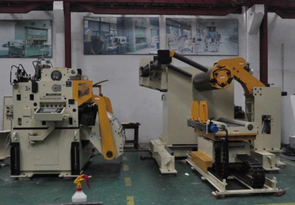 Japan Mitsubishi PLC Control Decoiler And Straightener Feeder For Press Machine
