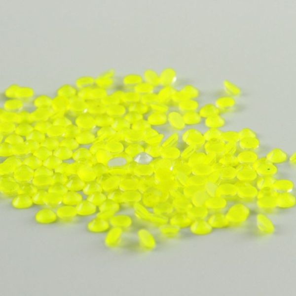 Pierres jaunes cristal fluorescentes