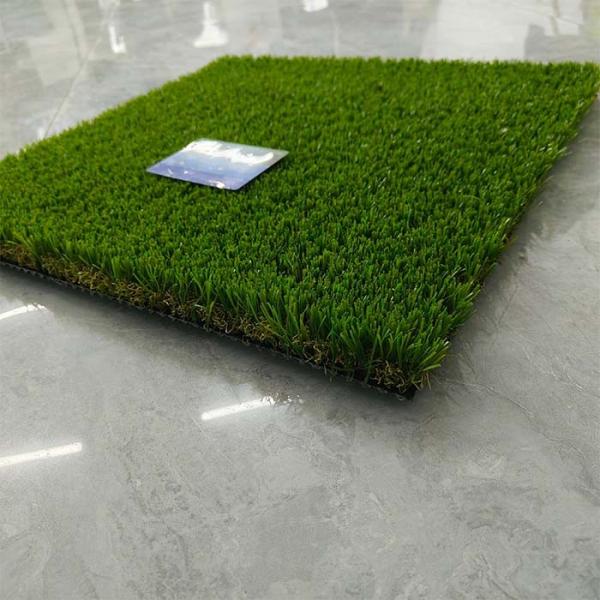 30mm Green Leisure Artificial Turf Used For Pets Area Or Roof Gardens With UV Resistance And Good Elasticity